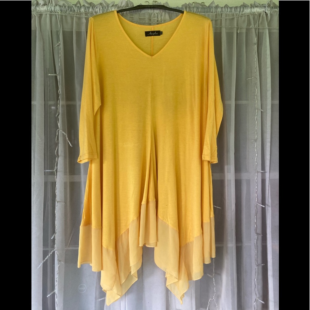 Sunny yellow tunic